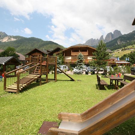 Hotel Sella Ronda Serenella Campitello di Fassa Esterno foto