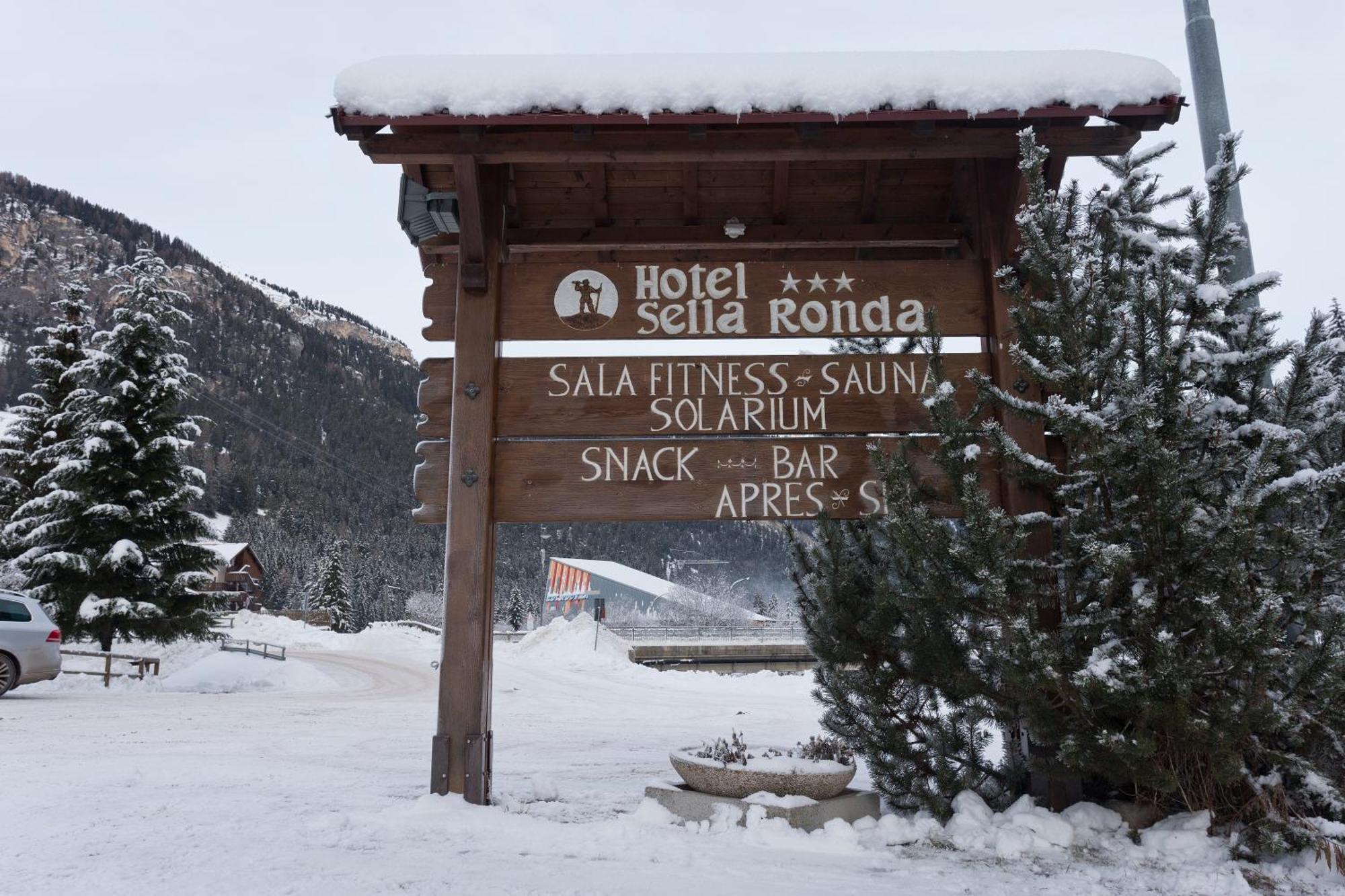 Hotel Sella Ronda Serenella Campitello di Fassa Esterno foto
